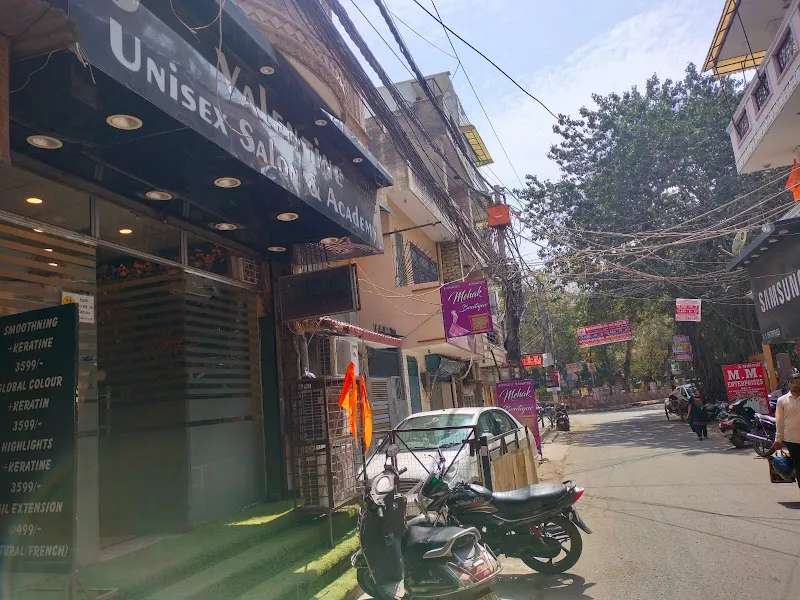 Valentine unisex salon | Beauty Parlour salon & Nail extensions | Best Salon in Tilak Nagar