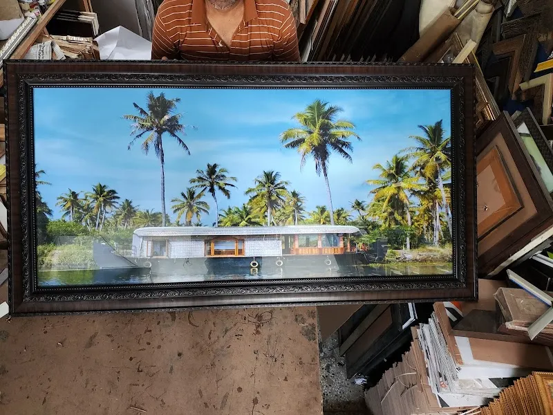 Suraj Photo Frame House
