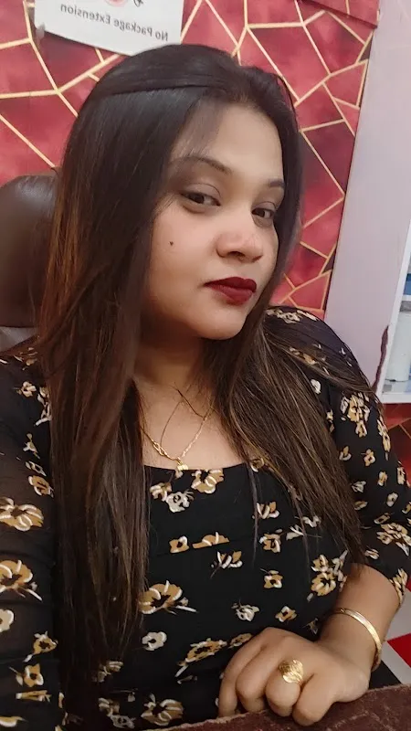 Pooja Shrivastav The Gold's fitness studio only for ladies