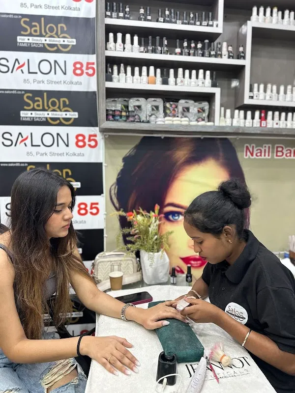 Salon 85