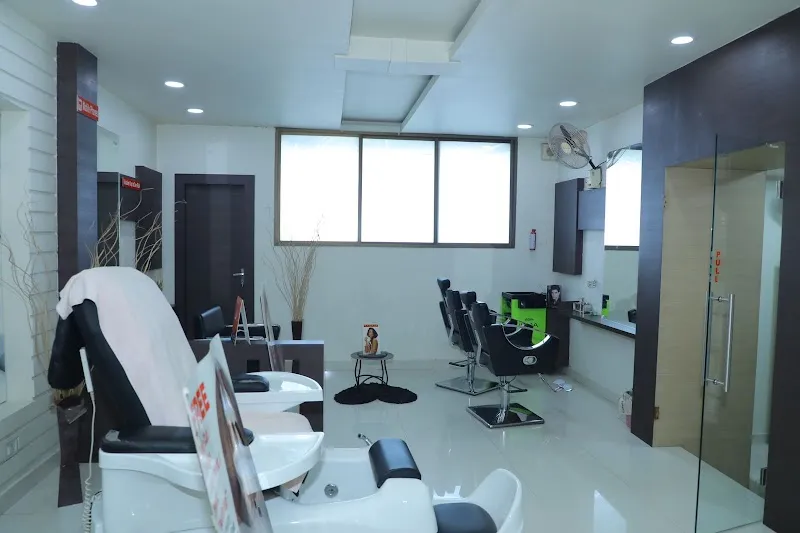 Deeksha Beauty Parlour