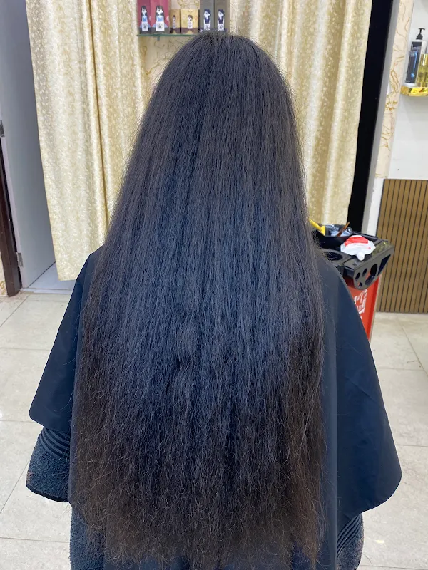 Om Unisex Salon & Makeover
