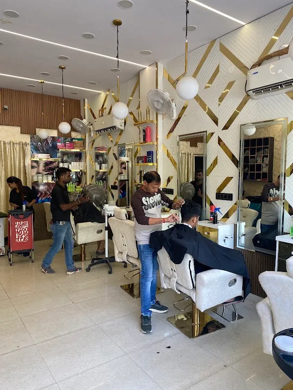 Om Unisex Salon & Makeover