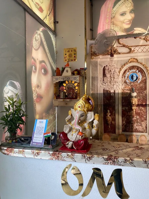 Om Unisex Salon & Makeover