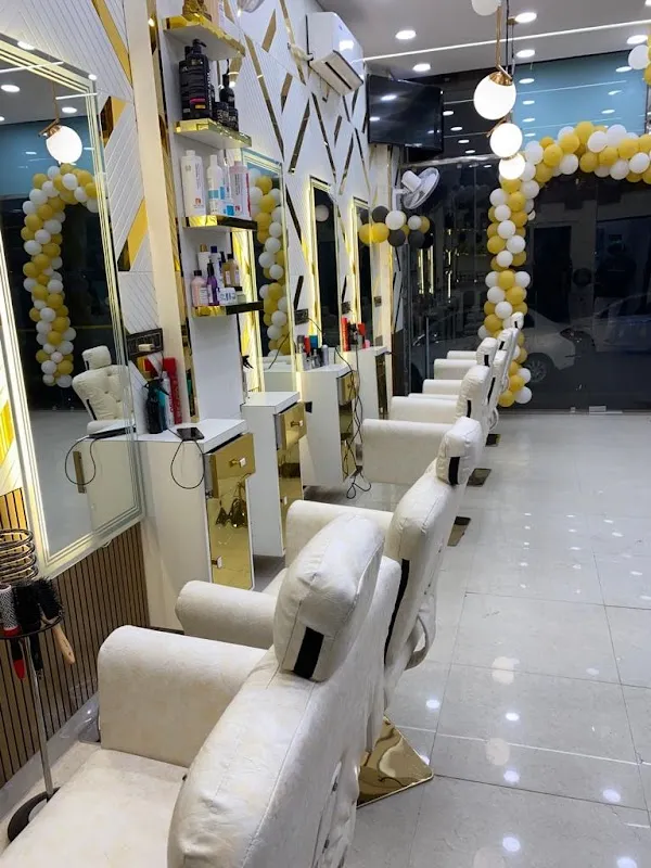 Om Unisex Salon & Makeover