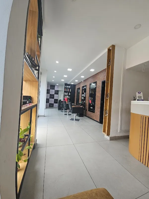 FAME Unisex Salon & Makeup Studio