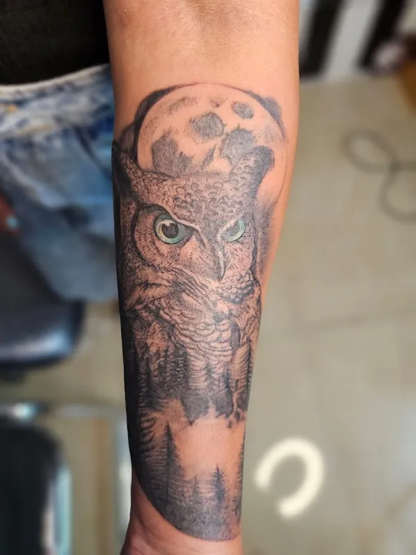 Ganni inks tattoo and piercing studio / tattoo studio