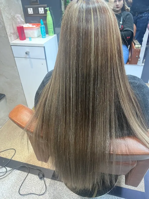 Brothers unisex salon