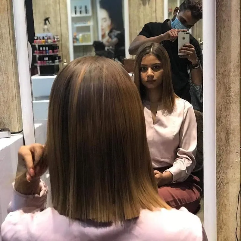 Brothers unisex salon