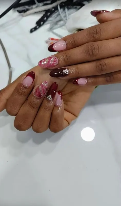 Brothers unisex salon