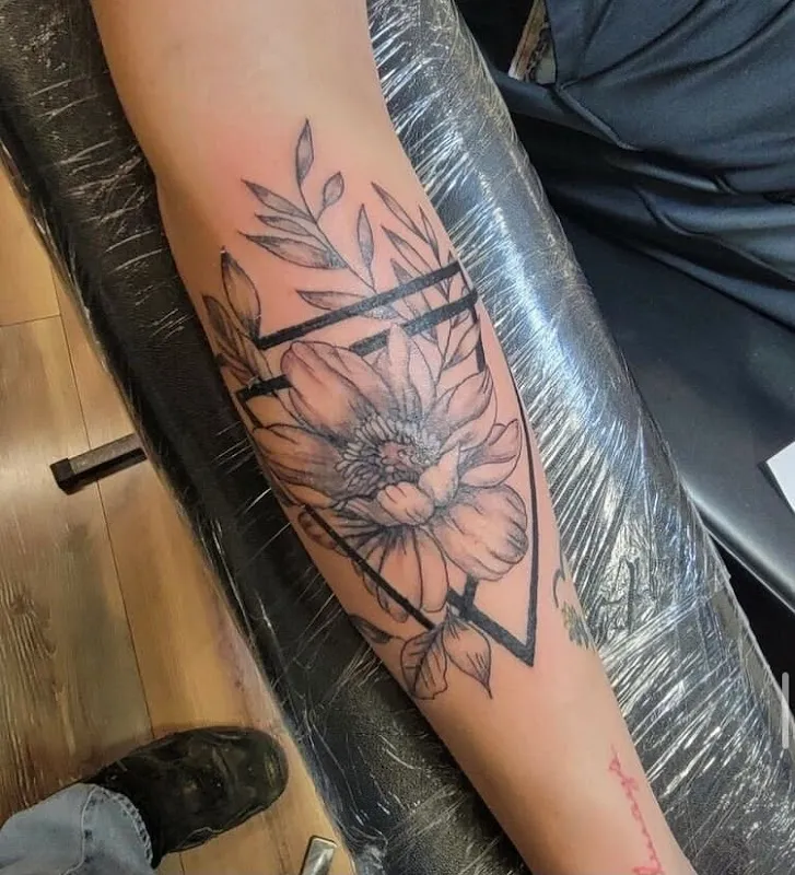 The Shop Tattoo & Comics