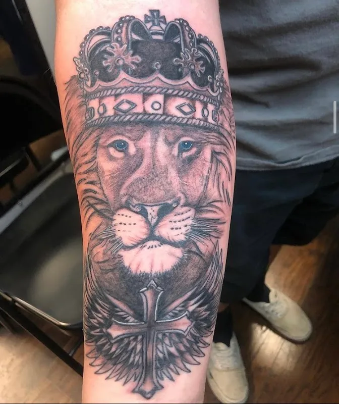 The Shop Tattoo & Comics