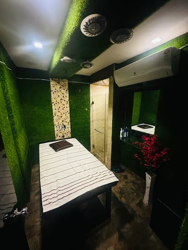Emerald Spa-Massage Center in Vasant Vihar Delhi | Spa in Vasant Vihar | Luxury Spa in Vasant Vihar