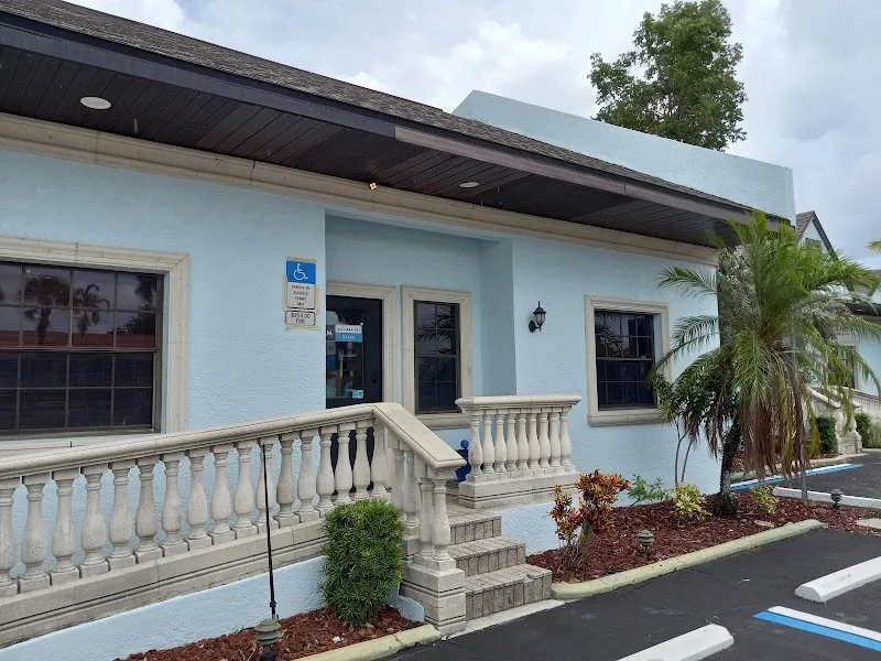 MAY-RAH-KEE Salon