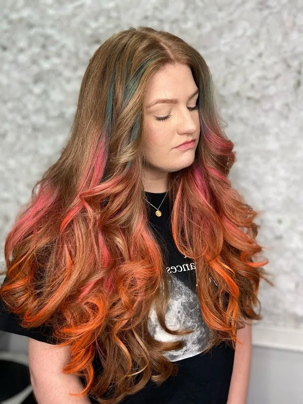 MAY-RAH-KEE Salon