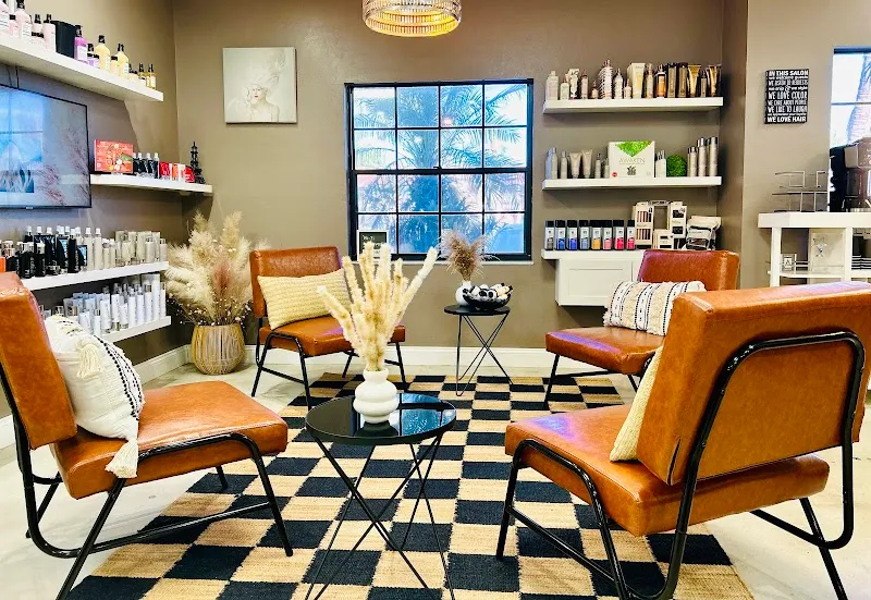 MAY-RAH-KEE Salon