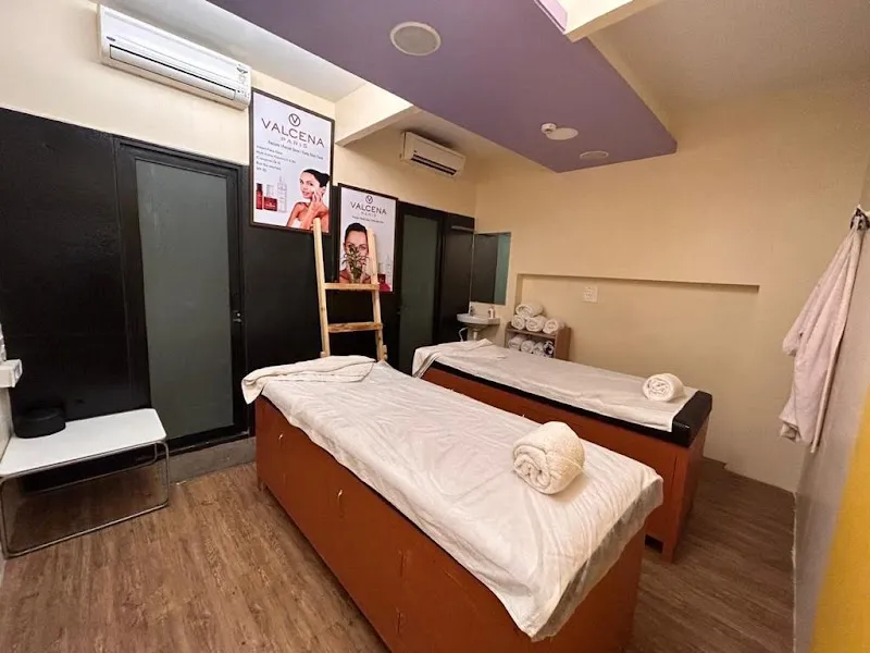 Elanza de Look - Dabolim (Unisex Salon & Spa)