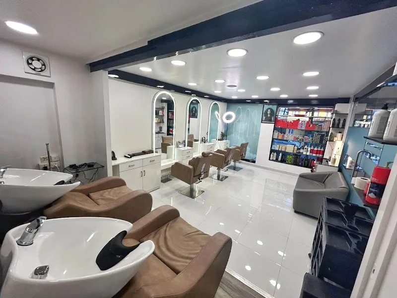Elanza de Look - Dabolim (Unisex Salon & Spa)