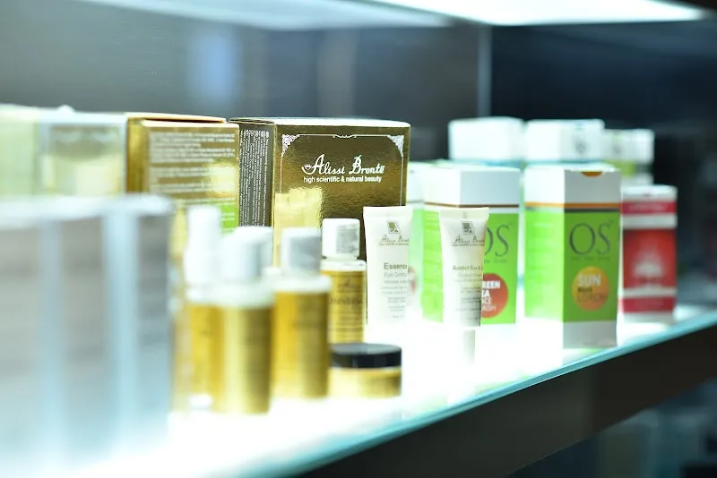 StyleMantra Unisex Salon