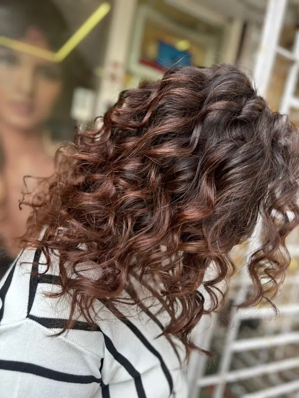 Kwairah Luxury Salon & Makeover Studio- Dahisar East