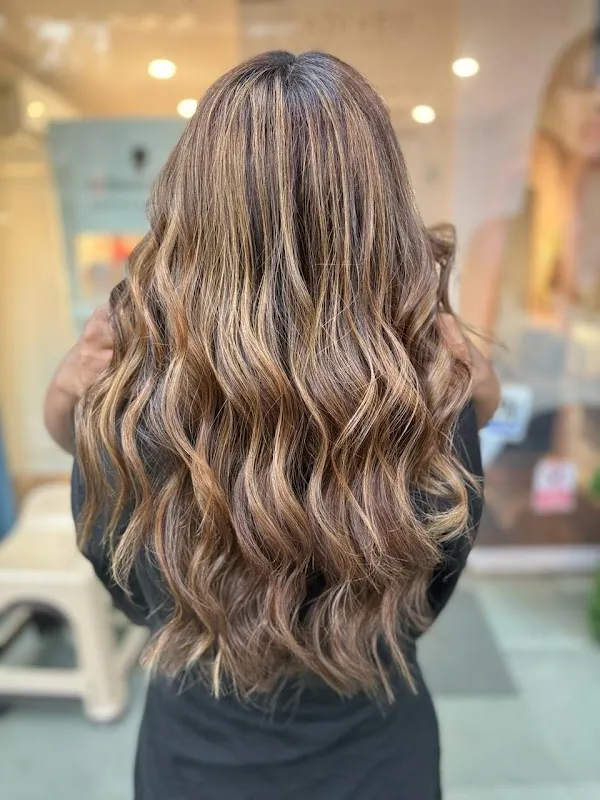 Kwairah Luxury Salon & Makeover Studio- Dahisar East