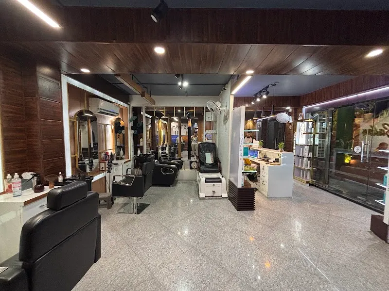Charlie Unisex Salon Agra