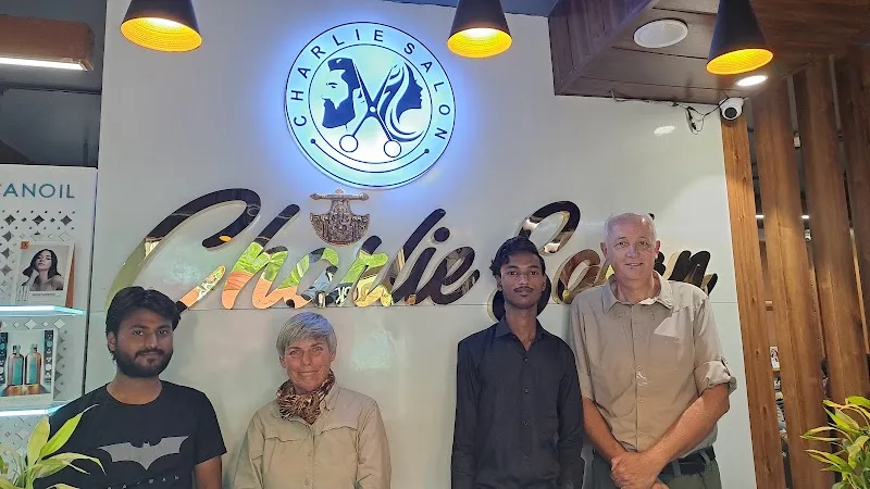 Charlie Unisex Salon Agra