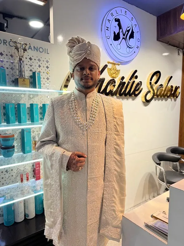 Charlie Unisex Salon Agra