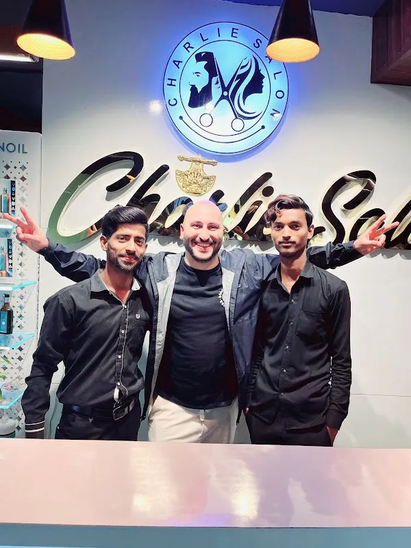 Charlie Unisex Salon Agra