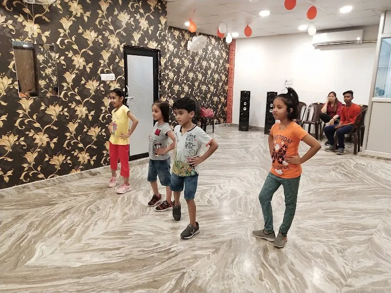 ABHi DANCE CLASSES ACADEMY LUCKNOW