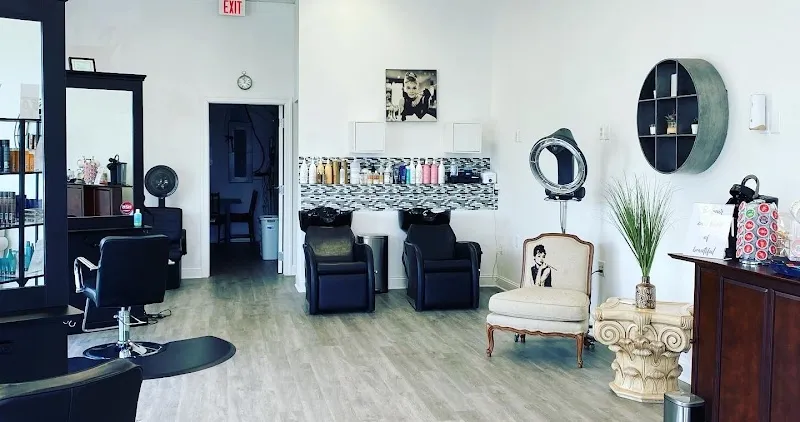 Knockout, a hair studio