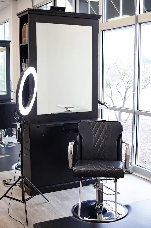 Knockout, a hair studio