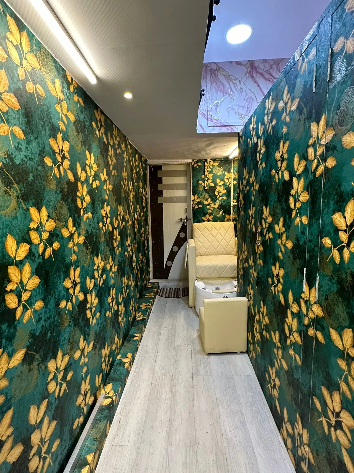 Imrozia Beauty Salon