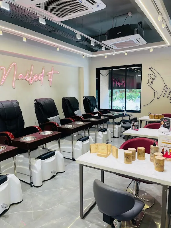 Lakme Salon For Him and Her in Galleria,Powai,Mumbai
