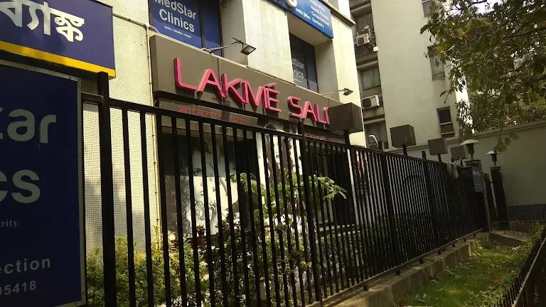 Lakme Salon For Him and Her in Auckland Road,Kolkata