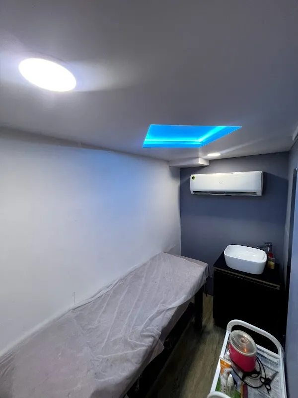 Strandz Salon And More Thane