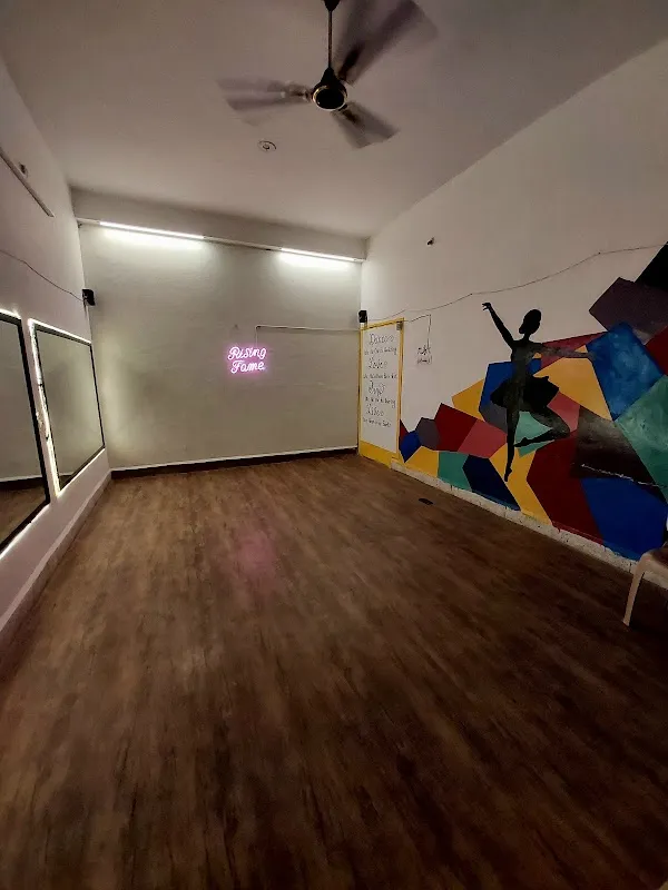 RISING FAME STUDIO