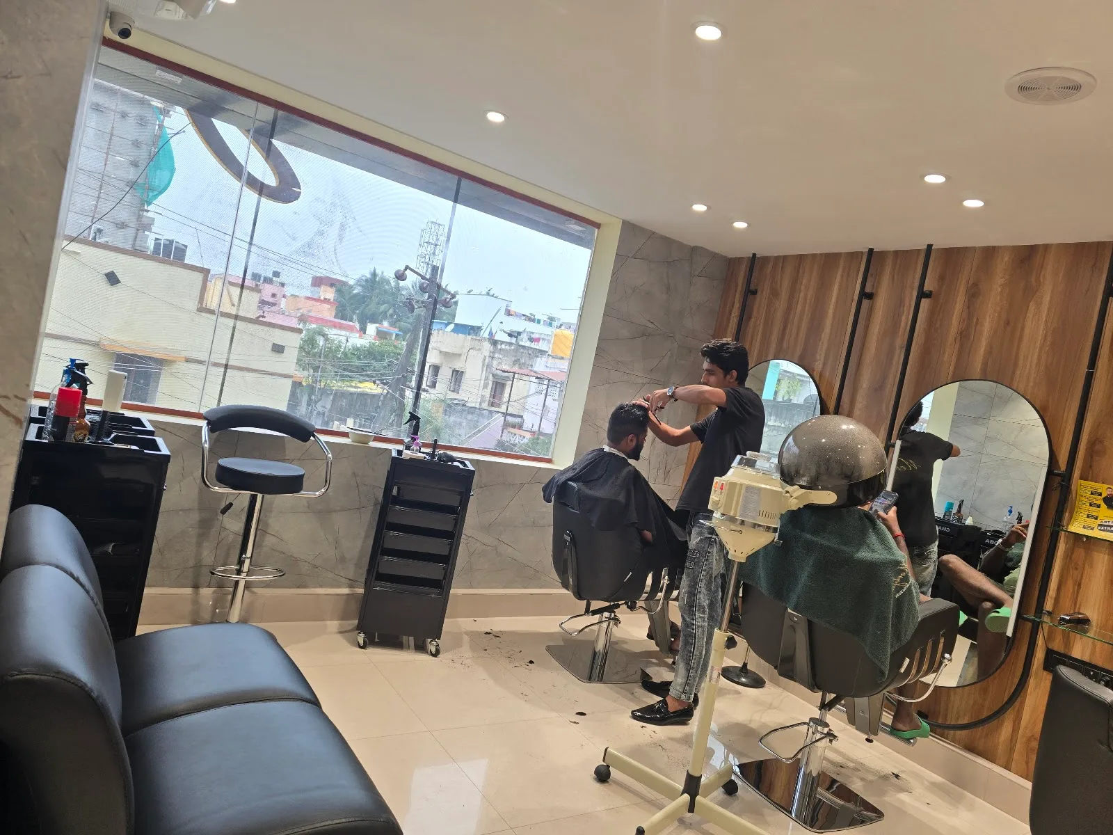 Merlyn Family Salon