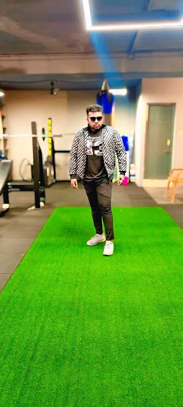 THE MASTER FITNESS CLUB