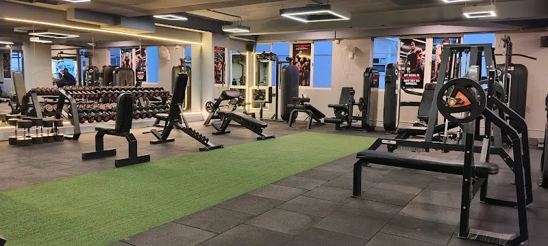 THE MASTER FITNESS CLUB
