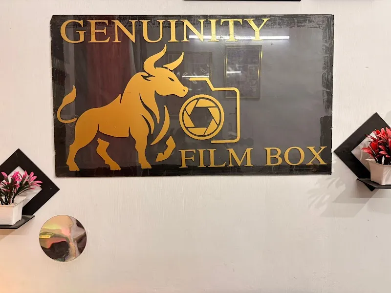 GENUINITY FILM BOX