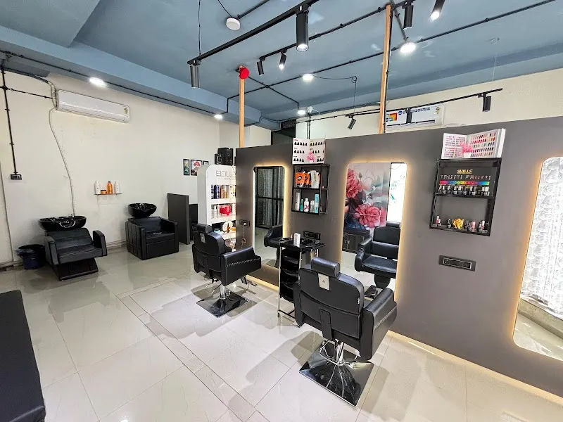 RJ'S FAMILY SALON