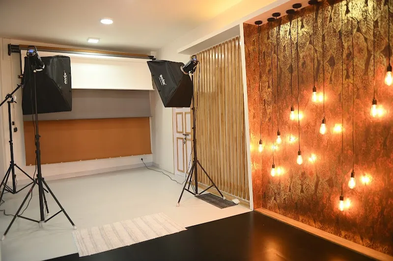 V STUDIOS PRO