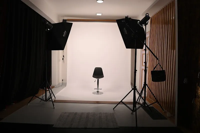 V STUDIOS PRO