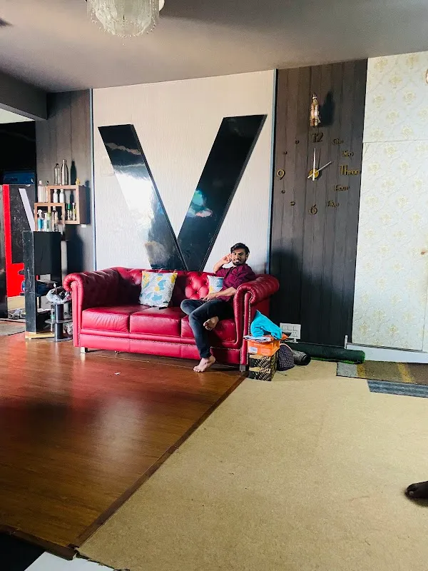V STUDIOS PRO