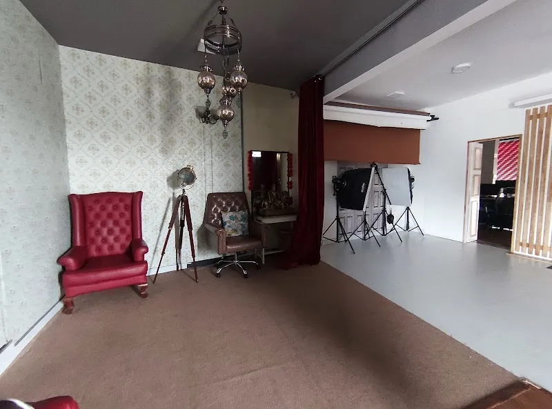 V STUDIOS PRO