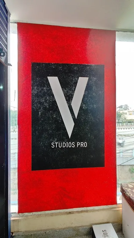 V STUDIOS PRO