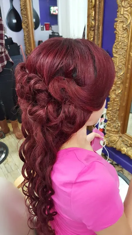 Bella's DR hair salon
