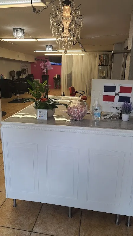 Bella's DR hair salon