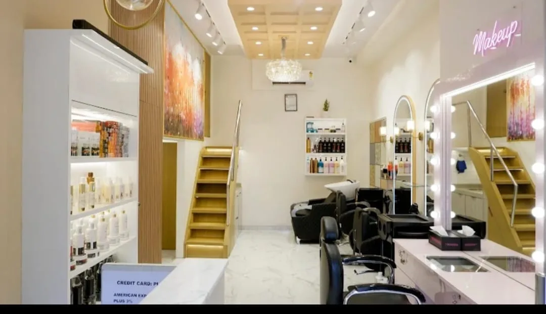 7 Wonders Studio - Unisex Salon
